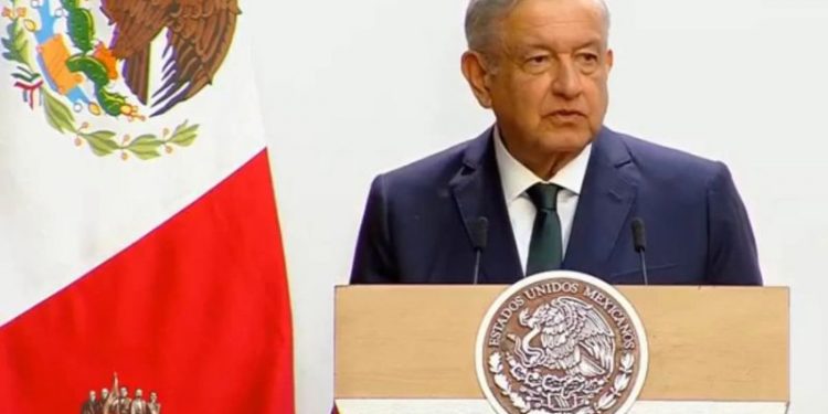 PRESIDENTE DE SCJN Y FISCAL GENERAL, AUSENTES EN MENSAJE DE LÓPEZ OBRADOR