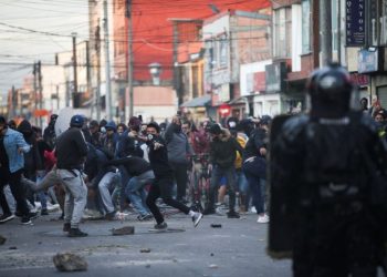 PROTESTAS CONTRA BRUTALIDAD POLICIACA EN COLOMBIA DEJAN SIETE MUERTOS