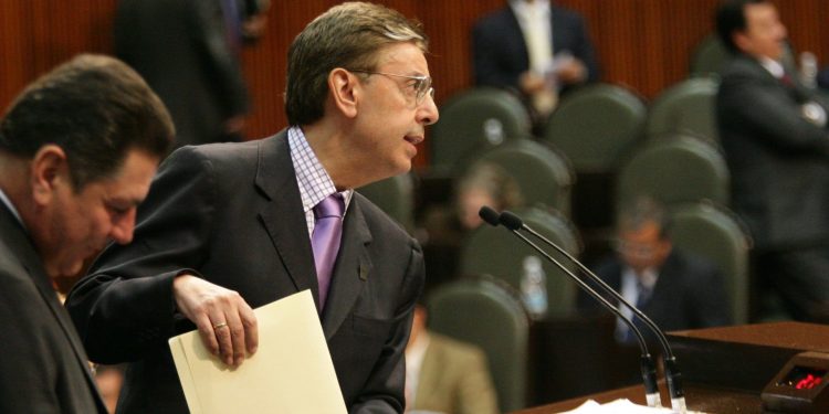 RENUNCIA JAIME CÁRDENAS AL INSTITUTO PARA DEVOLVERLE AL PUEBLO LO ROBADO