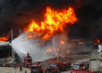 SE REGISTRA INCENDIO EN PUERTO DE BEIRUT, A UN MES DE EXPLOSIÓN