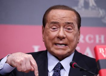 SILVIO BERLUSCONI, EXPRIMER MINISTRO DE ITALIA FUE HOSPITALIZADO POR COVID-19
