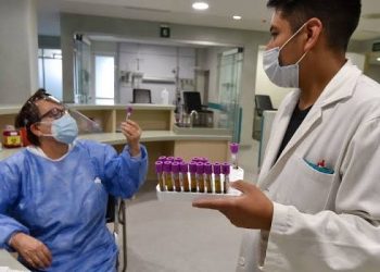 SUSPENSIÓN DE VACUNA DE ASTRAZENECA NO NOS AFECTA, TENEMOS MÁS OPCIONES, DICE AMLO
