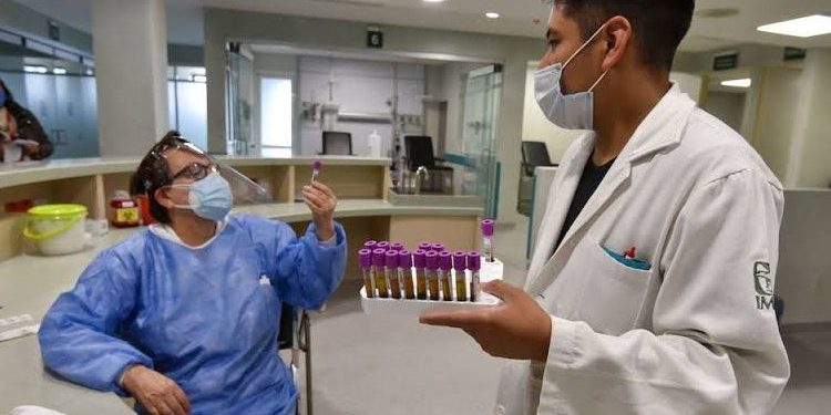SUSPENSIÓN DE VACUNA DE ASTRAZENECA NO NOS AFECTA, TENEMOS MÁS OPCIONES, DICE AMLO