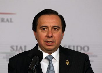 TOMÁS ZERÓN ROBÓ MÁS DE MIL MILLONES EN PGR, ACUSA GERTZ MANERO