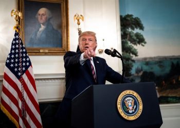TRUMP RECONOCE QUE MINIMIZÓ A PROPÓSITO GRAVEDAD DEL COVID-19