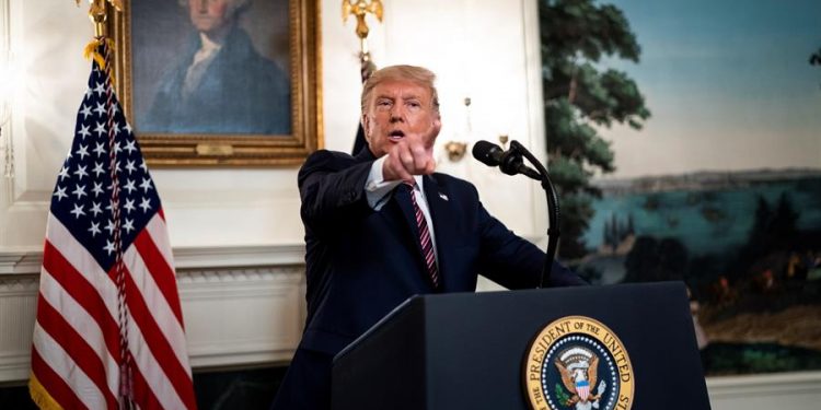 TRUMP RECONOCE QUE MINIMIZÓ A PROPÓSITO GRAVEDAD DEL COVID-19