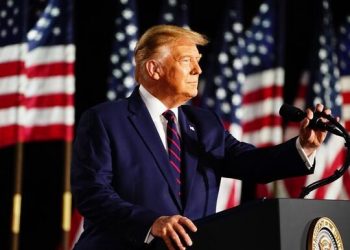 TRUMP VIAJA A KENOSHA, FOCO DE TENSIONES RACIALES EN EU