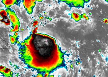 “NANA” YA ES HURACÁN, SE REGISTRAN LLUVIAS LEVES EN EL SUR DE QROO