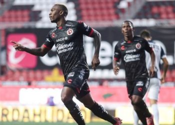 XOLOS VENCE AL MONTERREY POR 2-1 EN EL CALIENTE