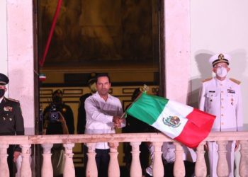 ¡VIVA MÉXICO! GRITA VILA EN CEREMONIA VIRTUAL DE INDEPENDENCIA POR COVID-19