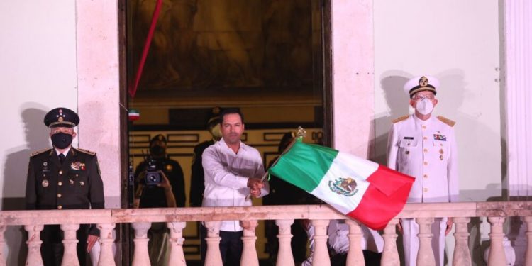¡VIVA MÉXICO! GRITA VILA EN CEREMONIA VIRTUAL DE INDEPENDENCIA POR COVID-19