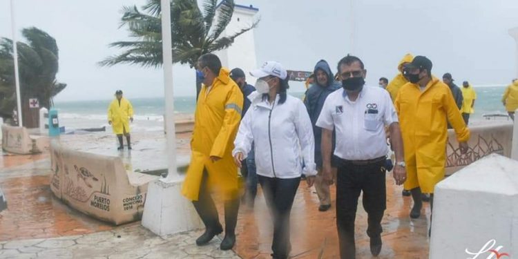 REPORTAN HUNDIMIENTO DE EMBARCACIÓN EN PUERTO MORELOS, SÓLO HAY DAÑOS MATERIALES