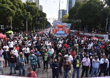 TAXISTAS EXIGEN SE APLIQUE LA REGULACIÓN A LAS APLICACIONES COMO LO QUE SON, UN SERVICIO PÚBLICO