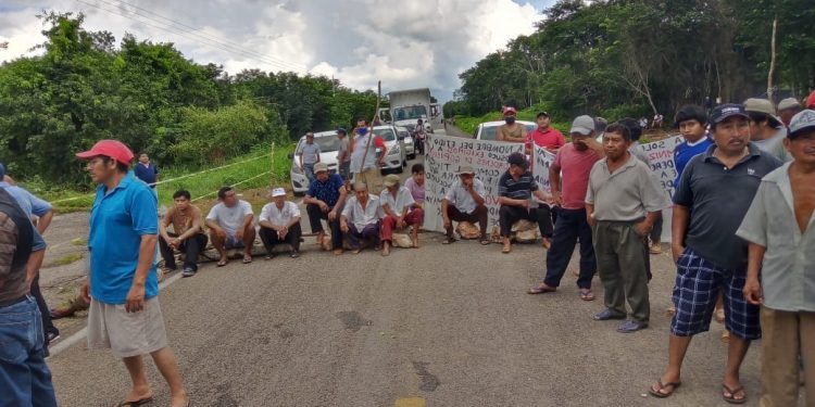 POR TERCERA OCASIÓN BLOQUEAN TRAMO CARRETERO FELIPE CARRILLO-VALLADOLID