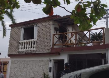 CORTOCIRCUITO PROVOCA INCENDIO EN VIVIENDA