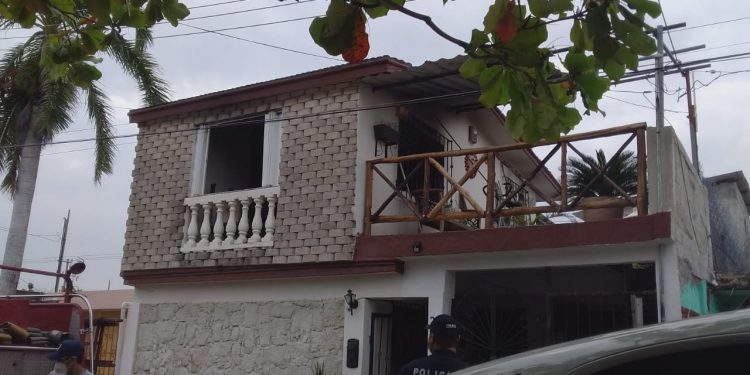 CORTOCIRCUITO PROVOCA INCENDIO EN VIVIENDA