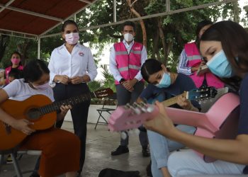 ENTREGA DIF BJ DONATIVO PARA PROTECCIÓN DE GRUPOS MÉDICOS