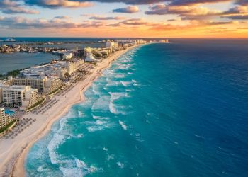 QUINTANA ROO ES PIONERO MUNDIAL EN LA SIEMBRA DE CORALES Y ASEGURAMIENTO DE PLAYAS Y ARRECIFES: CARLOS JOAQUÍN