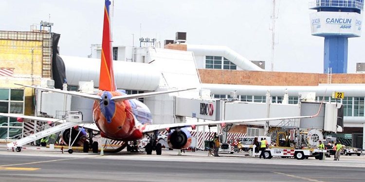 EL AEROPUERTO DE CANCÚN PREVÉ REALIZAR ESTE LUNES 274 OPERACIONES AÉREAS
