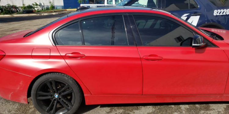 RECUPERAN POLICÍAS DE SOLIDARIDAD AUTO ROBADO EN MÉRIDA