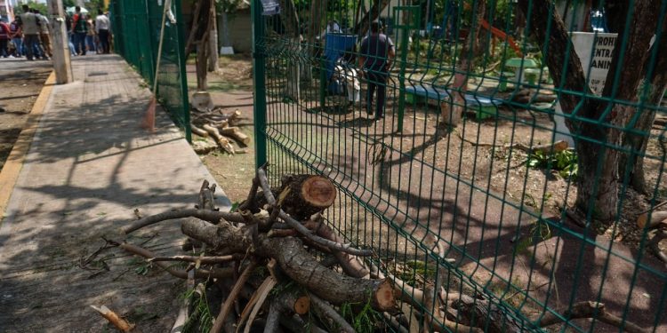 RECORREN MARA Y CARLOS JOAQUÍN ZONAS AFECTADAS POR EL HURACÁN “DELTA”