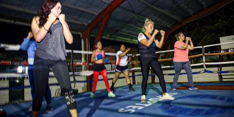 EXITOSA RESPUESTA A CONVOCATORIA DE CLASES DE KICK BOXING EN ISLA MUJERES