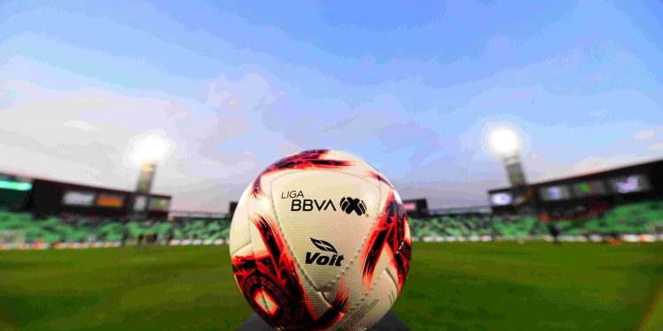 ALISTAN REGRESO DE AFICIONADOS A LOS ESTADIOS.