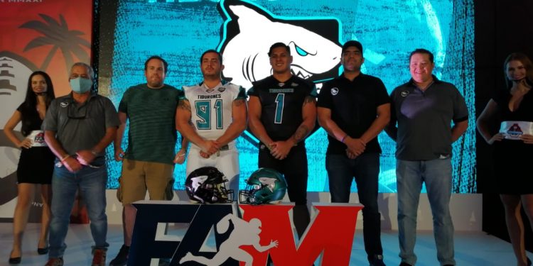 AUTORIDADES DEL DEPORTE DAN LA BIENVENIDA A TIBURONES