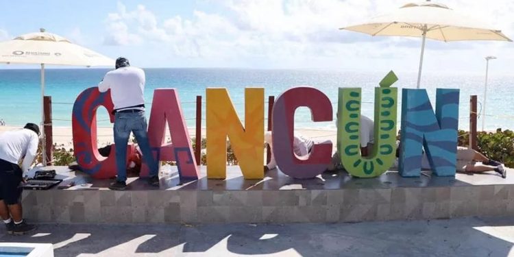 REGRESAN LAS LETRAS DE CANCÚN A PLAYA DELFINES