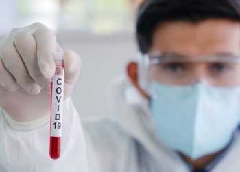 MUERE VOLUNTARIO QUE PARTICIPABA EN ENSAYO DE VACUNA DE ASTRAZENECA EN BRASIL