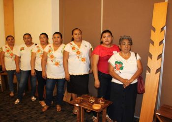 MUJERES MAYAS SALTAN A LA MODERNIDAD, VENDEN EN LÍNEA