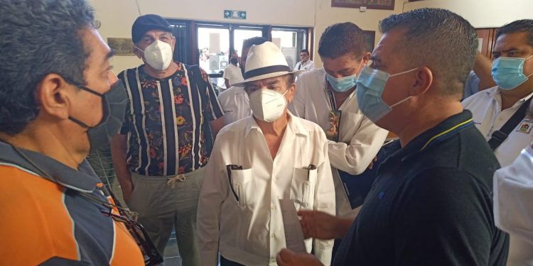 PIDEN MODIFICAR AÑOS DE RESIDENCIA