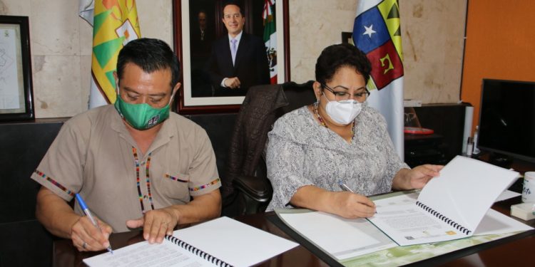 FIRMA SOFÍA ALCOCER Y EL SINDICATO DE TRABAJADORES CONVENIO DE TRABAJO