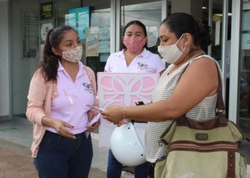 GOBIERNO DE SOFÍA ALCOCER Y DIF MUNICIPAL LLEVAN A CABO CAMPAÑA INFORMATIVA SOBRE LA IMPORTANCIA DE DETECTAR DE MANERA OPORTUNA EL CÁNCER DE MAMA