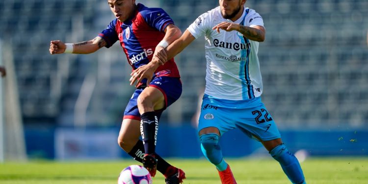 A PESAR DE UN COMPLICADO INICIO, CANCÚN FC SACÓ LA CASTA, PERO NO EVITÓ LA DERROTA (2-1) FRENTE A LOS POTROS DE HIERRO DEL ATLANTE, EN LA CIUDAD DE LOS DEPORTES.