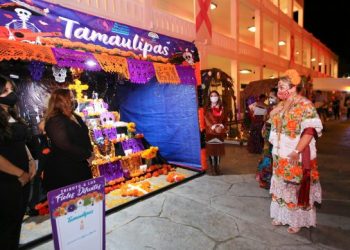 GABY REJÓN DE JOAQUÍN INAUGURA EL “TRIBUTO A NUESTROS FIELES DIFUNTOS”