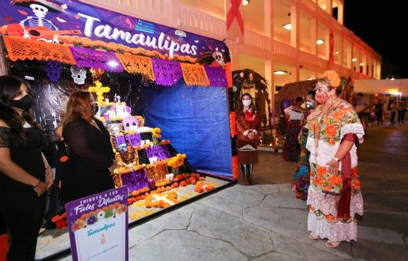 GABY REJÓN DE JOAQUÍN INAUGURA EL “TRIBUTO A NUESTROS FIELES DIFUNTOS”