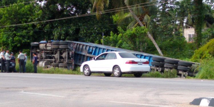 VUELCA TRÁILER EN XUL-HA