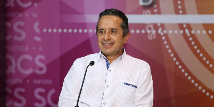 CARLOS JOAQUÍN ORIENTÓ QUE SE ATIENDAN A LAS ESCUELAS AFECTADAS POR EL HURACÁN “DELTA”