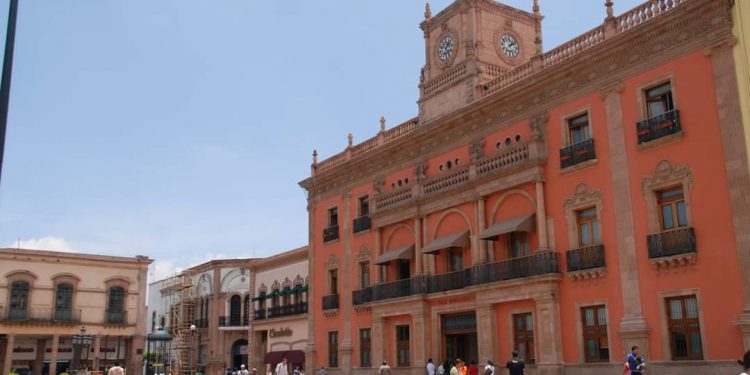 TRABAJAN COORDINADAMENTE SOCIEDAD Y GOBIERNO DE GUANAJUATO PARA SUPERAR CRISIS SANITARIA Y ECONÓMICA