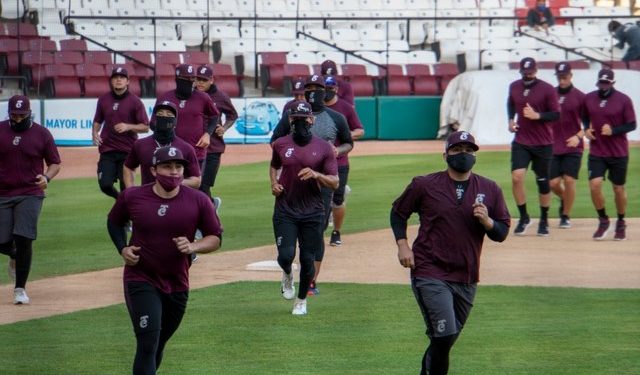 BAJAN CASOS DE COVID-19 EN JUGADORES DE LOS 10 EQUIPOS DEL BÉISBOL DEL PACÍFICO