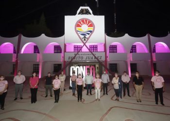 SE VISTE DE ROSA EL PALACIO MUNICIPAL DE BENITO JUÁREZ