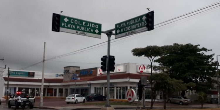 DESACTIVAN SEMÁFOROS EN PLAYA DEL CARMEN POR CONTINGENCIA CICLÓNICA