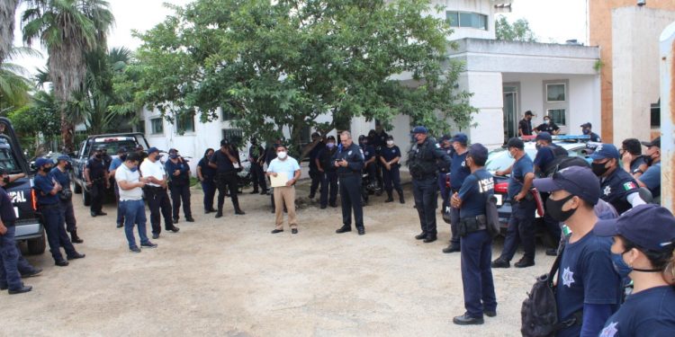 ANALIZAN AUTORIDADES DE JOSÉ MARÍA MORELOS PETICIÓN DE POLICÍAS