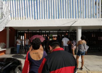 ENTREGAN LIBROS DE TEXTO EN ESCUELAS DE CANCÚN