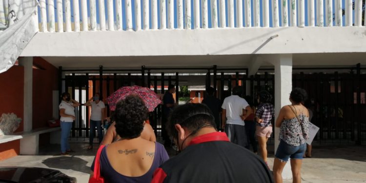 ENTREGAN LIBROS DE TEXTO EN ESCUELAS DE CANCÚN
