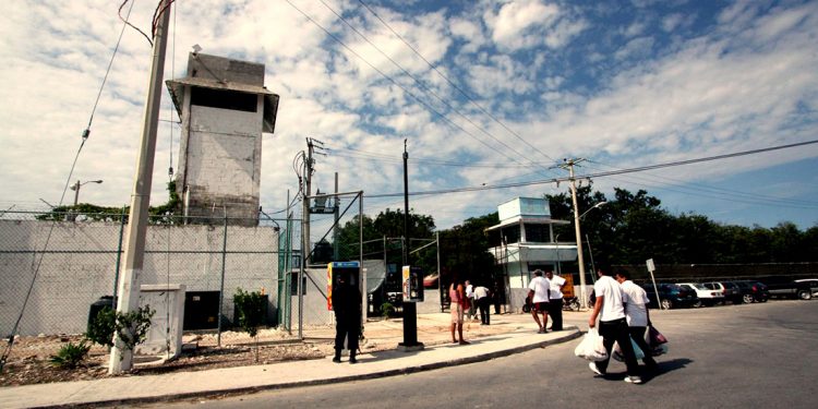BAJO TOTAL HERMETISMO TRASLADAN CUERDA DE REOS DE CANCÚN Y CHETUMAL A UN PENAL DE MÁXIMA SEGURIDAD EN SINALOA