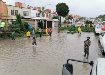PERSONAL NAVAL APOYA A LA POBLACIÓN DE ISLA MUJERES Y CANCÚN DURANTE EL PASO DE LA TORMENTA TROPICAL “GAMMA”