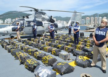 LA SECRETARÍA DE MARINA – ARMADA DE MÉXICO ASEGURA APROXIMADAMENTE DOS TONELADAS DE PRESUNTA COCAÍNA EN ALTAMAR
