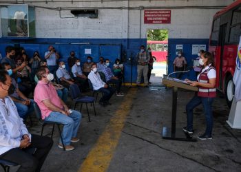 RECONOCE GOBIERNO DE CANCÚN APOYO DE TRANSPORTE PÚBLICO EN HURACÁN DELTA